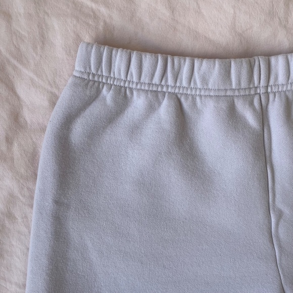 Aritzia Tna⎜COZY FLEECE PERFECT HI-RISE 3" SWEATSHORT⎜GREY LILAC - Picture 10 of 16